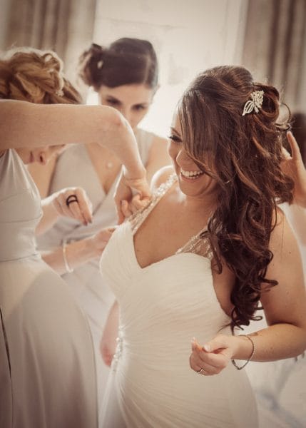 wedding-preparation-bridal-adjustments